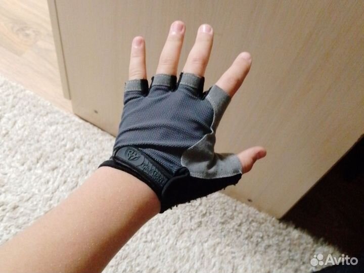 Перчатки для велосипеда