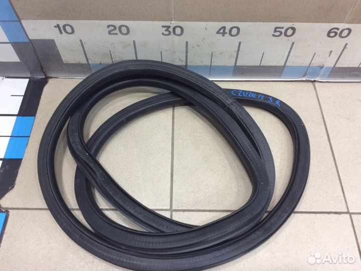 Уплотнитель двери задний правый Chevrolet Cruze