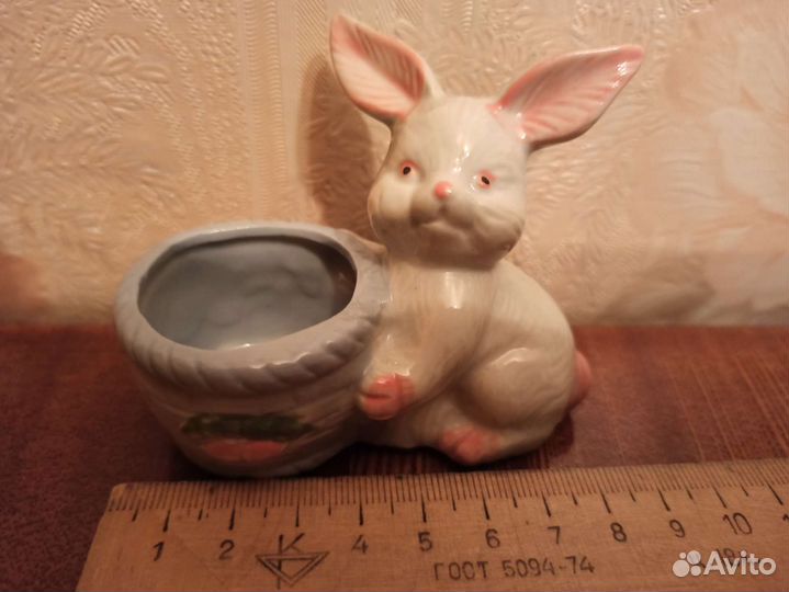 Заяц подставка под яйцо