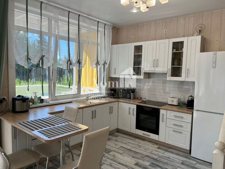 Дом 218 м² на участке 10 сот.