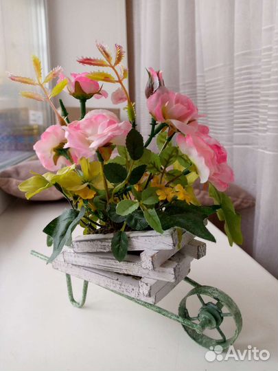 Интерьерная композиция Тачка с Цветами