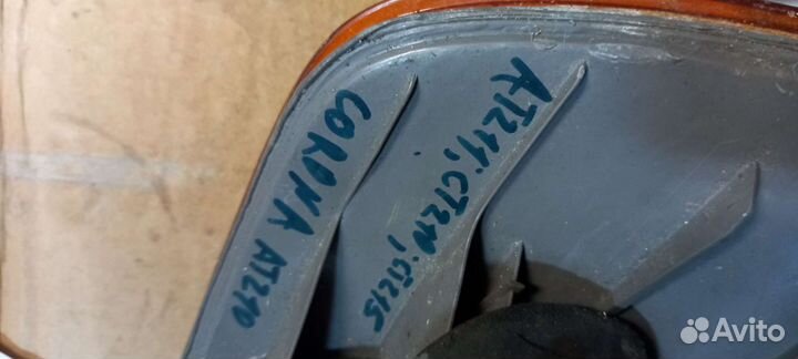 Фонарь Toyota Coronna AT210-211