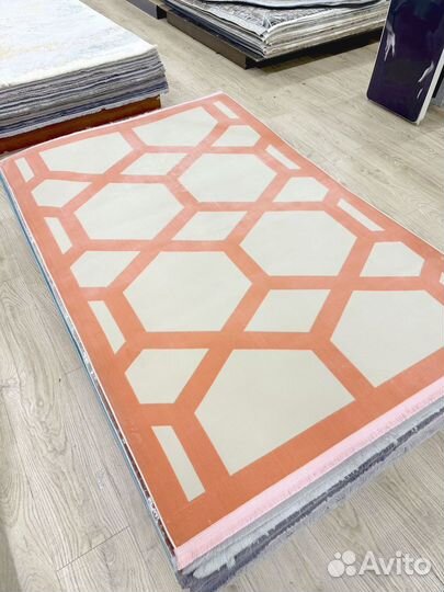 Ковер современный