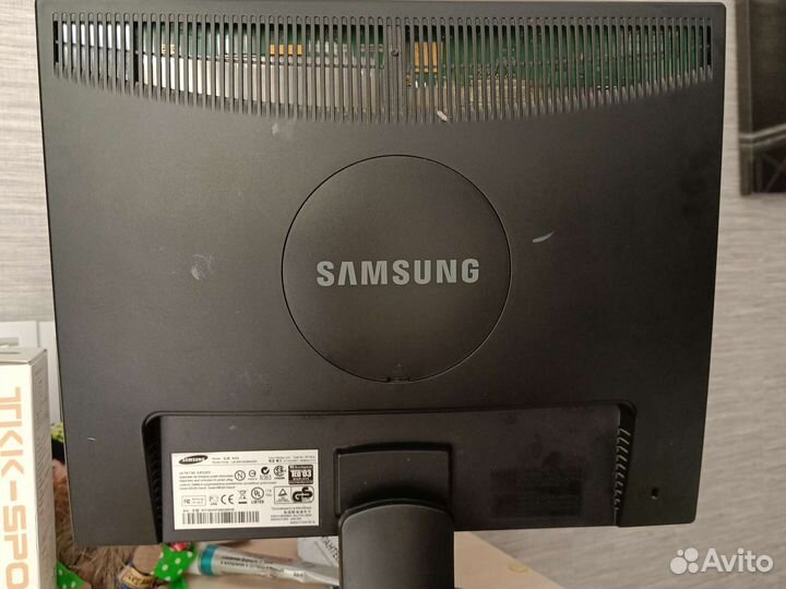 Монитор Samsung