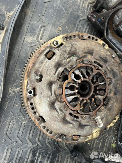 Маховик и сцепление в сборе Nissan x-trail t31