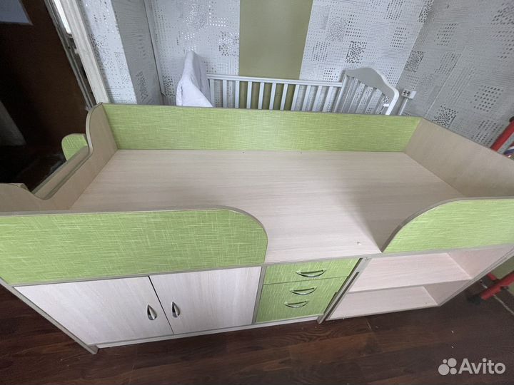 Детская кровать чердак со столом