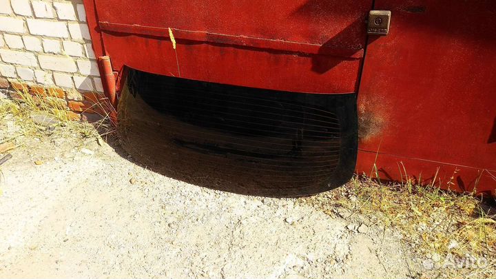 Стекло задней двери на peugeot 206