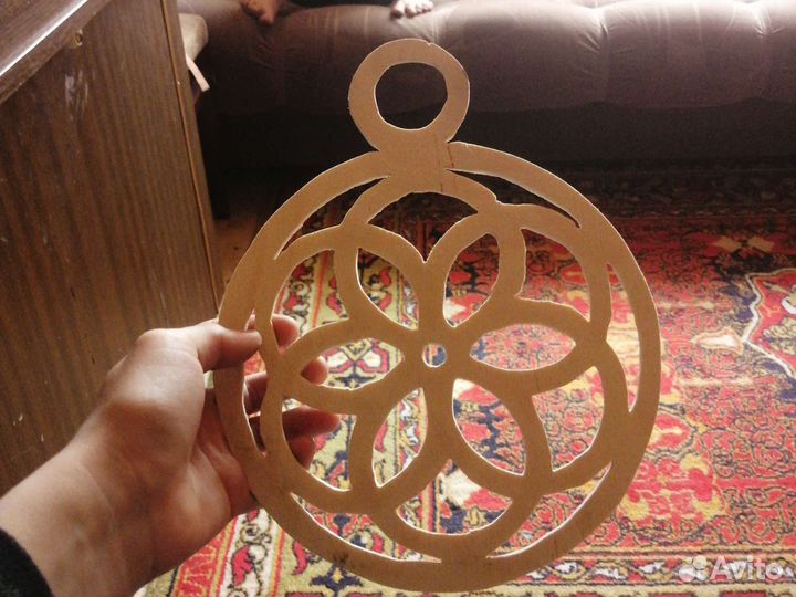 Деревянная подставка под горячие