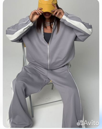 Костюм женский