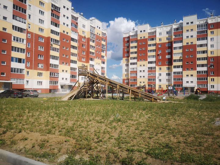 2-к. квартира, 57 м², 1/10 эт.