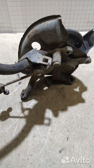 Кулак поворотный передний левый Mercedes W140