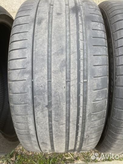 Pirelli P Zero 245/35 R20 и 275/30 R20