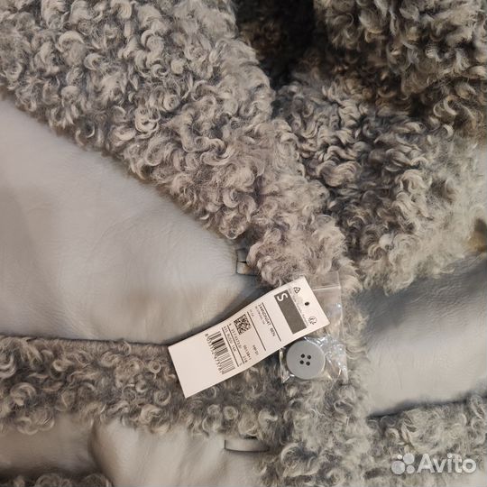 Дубленка новая Benetton