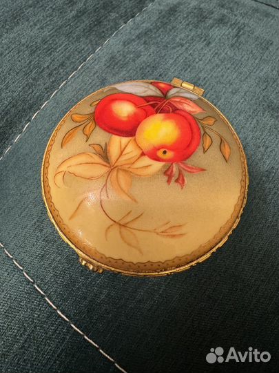 Шкатулка для украшений фарфоровая