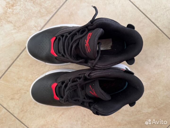 Кроссовки оригинальные Nike Jordan