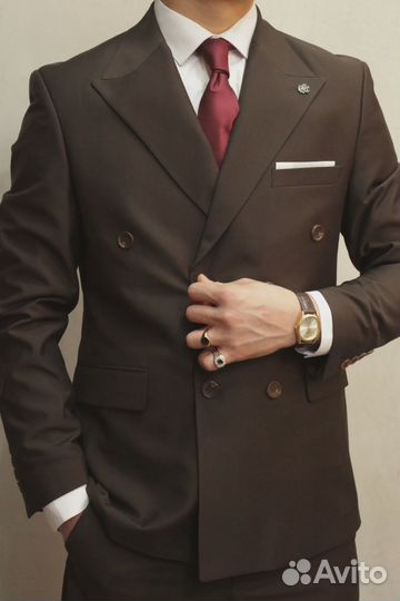 Мужскои классическии костюм двубортныи коричновый Premium