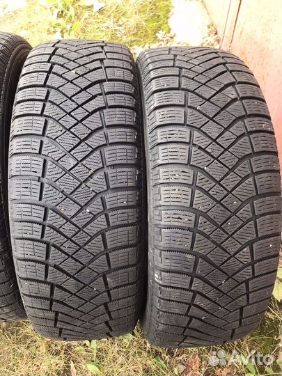 Pirelli Ice Zero FR 215/65 R17