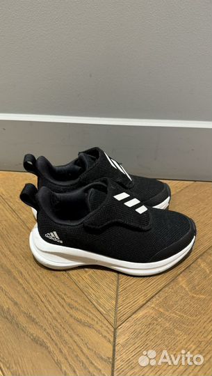 Кроссовки детские adidas 28 размер