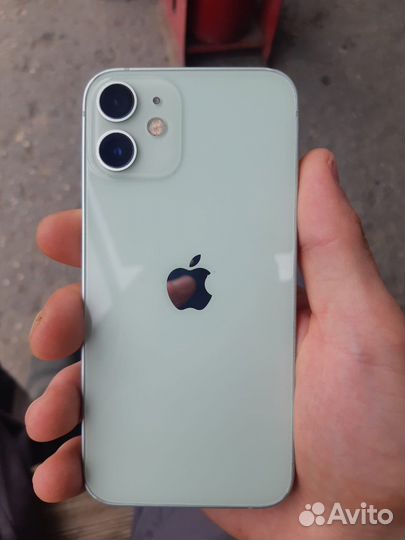 Телефон iPhone 12mini