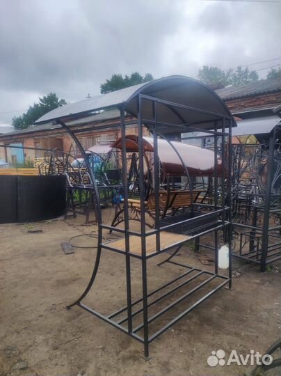 Мангал с крышей
