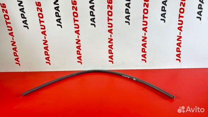 Резинка капота внутреняя Audi A6 C6 AUK 3.2 2008