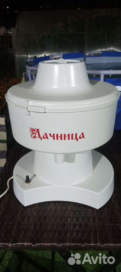 Соковыжималка шнековая электрическая