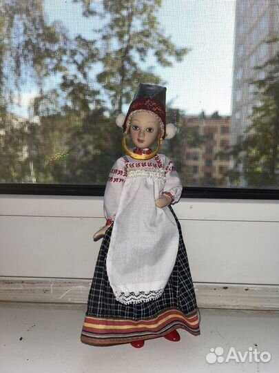Кукла фарфоровая коллекционная