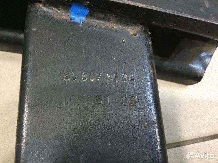 Усилитель заднего бампера Volkswagen Jetta