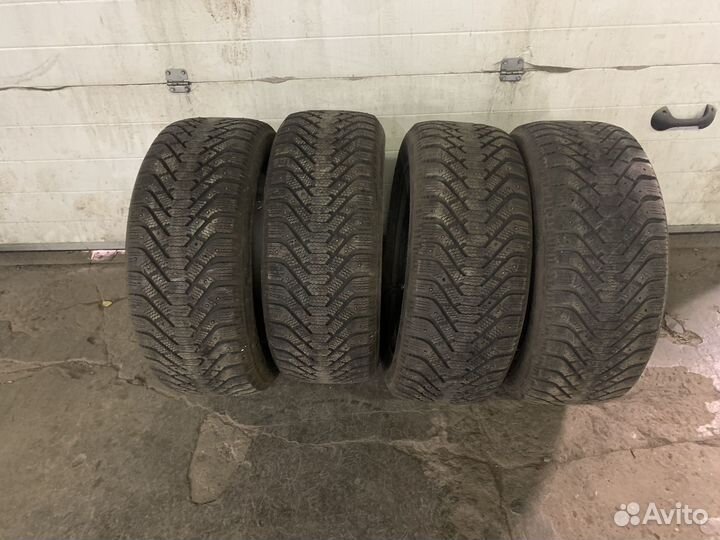 Goodyear UltraGrip 500 255/55 R18