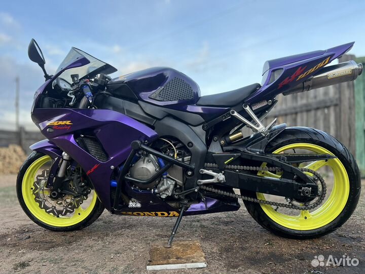 Honda CBR1000RR Fireblade 2005г