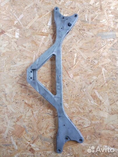 Распорка кузова Audi A8 D4 long 4.2 cdra 2011