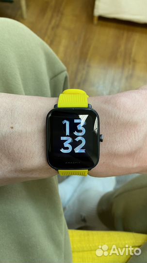 Умные часы Amazfit Bip U Pro