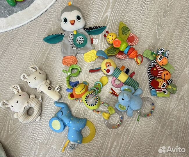Игрушки пакетом для малышей