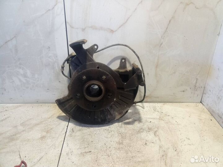 Кулак передний правый Mercedes-Benz M-Класс W163