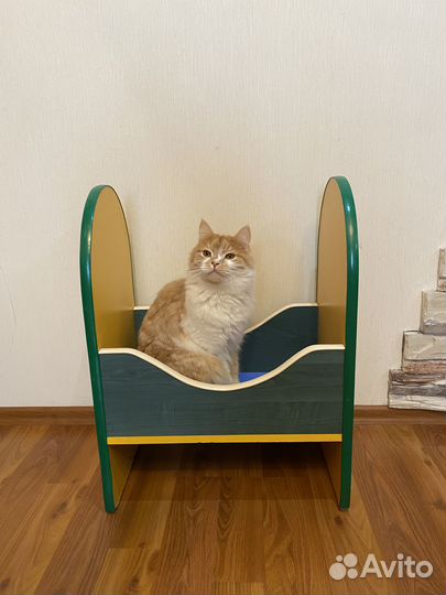 Игрушечная детская кроватка