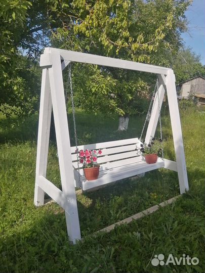 Садовые качели из дерева