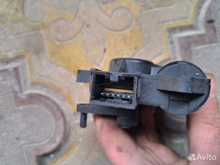 Моторчик заслонки печки Jaguar s-type