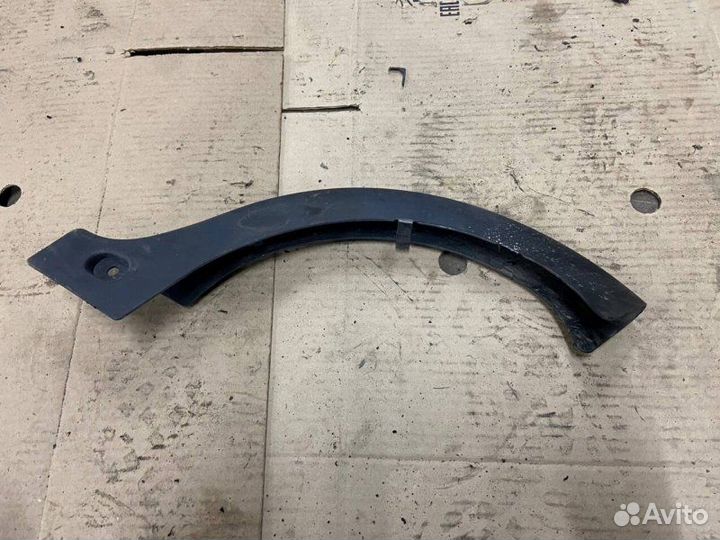 Накладка петли крышки багажника Mercedes-Benz