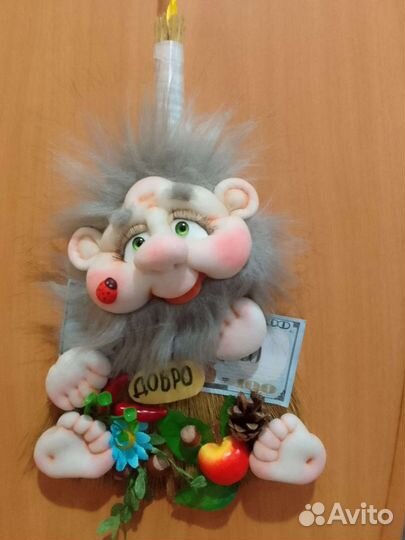 Домовёнок на веничке