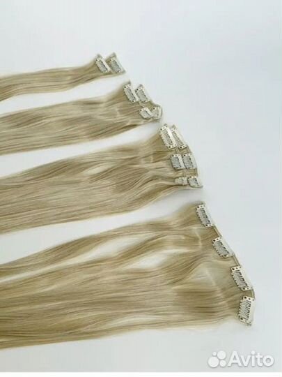 Волосы на заколках блонд