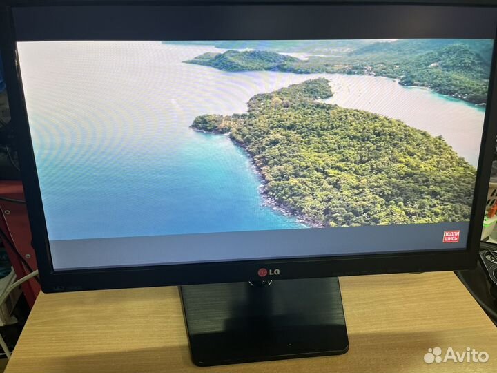 Монитор LG 22en33t