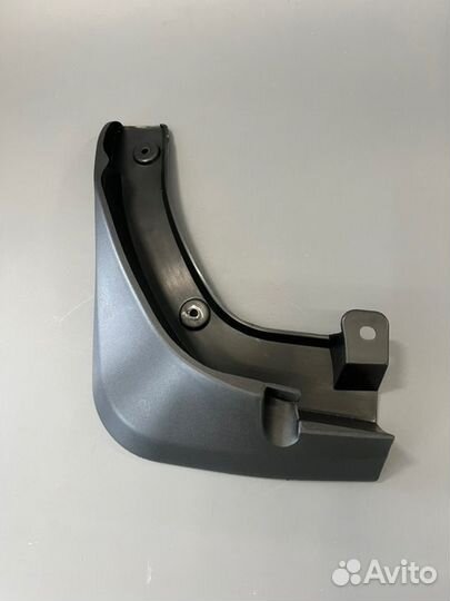 Брызговик передний левый Kia Sportage