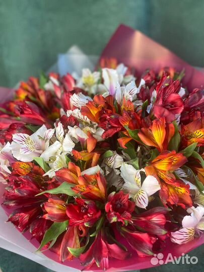 Букет из альстромерий