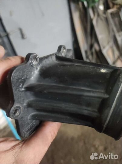 Патрубок лепестковый