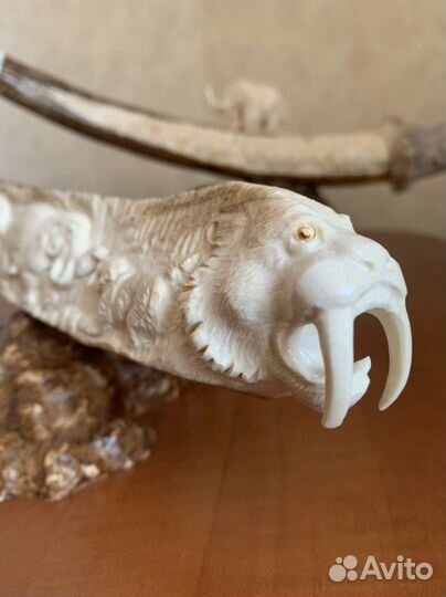 Сувенир ручной работы из бивня мамонта