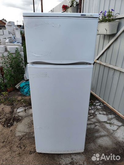 Холодильник бу Атлант