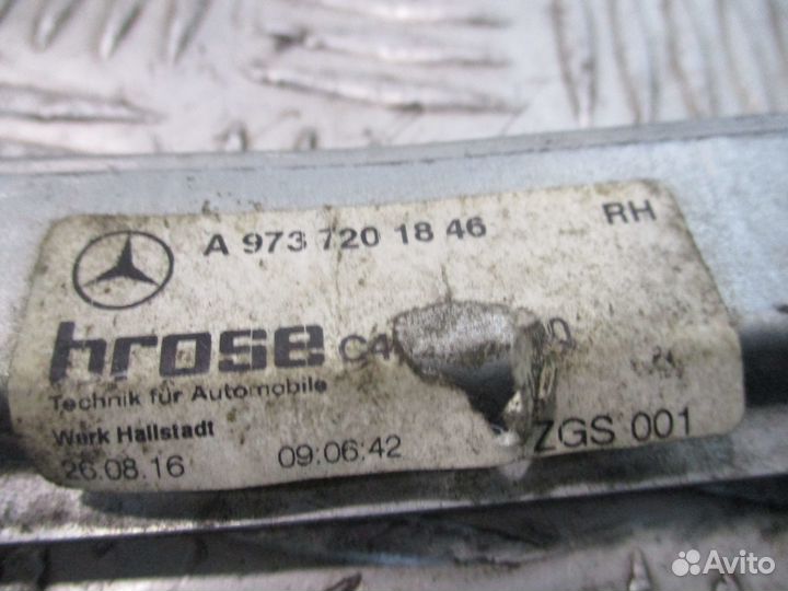 Механизм стеклоподъемника с моторчиком правый Merc