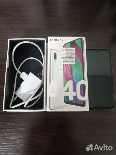 Samsung Galaxy A40, 4/64 ГБ