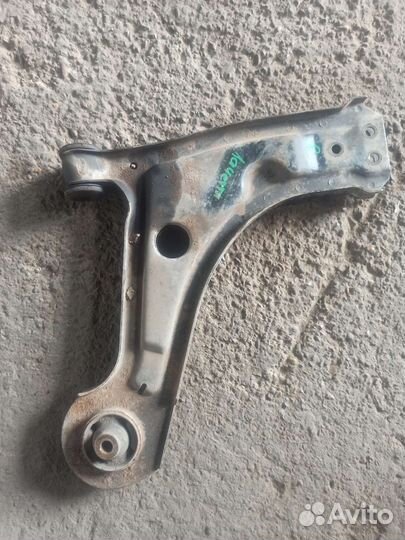 Рычаг подвески передний правый Chevrolet Lacetti