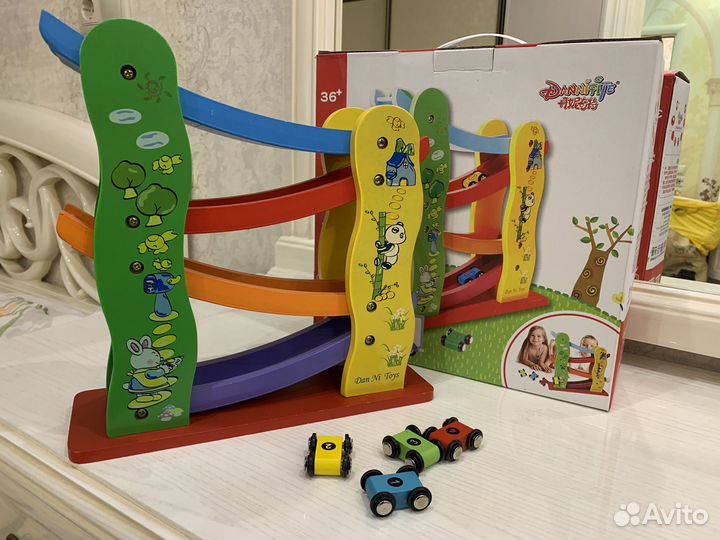 Горка для машинок деревянная